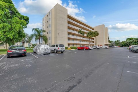 Condo in Dania Beach, Florida, 2 bedrooms  № 2081603 - photo 7