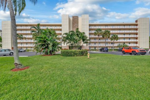 Condo in Dania Beach, Florida, 2 bedrooms  № 2081603 - photo 8