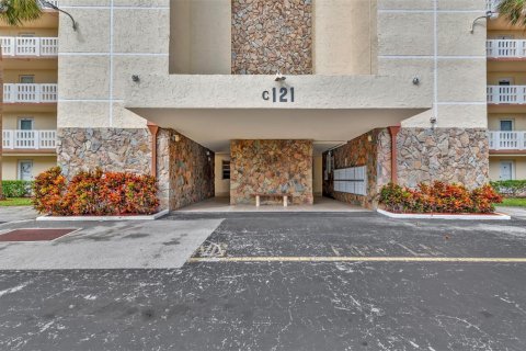 Condo in Dania Beach, Florida, 2 bedrooms  № 2081603 - photo 9