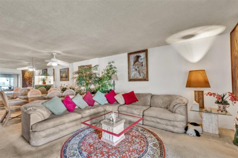 Condo in Dania Beach, Florida, 2 bedrooms  № 2081603 - photo 4