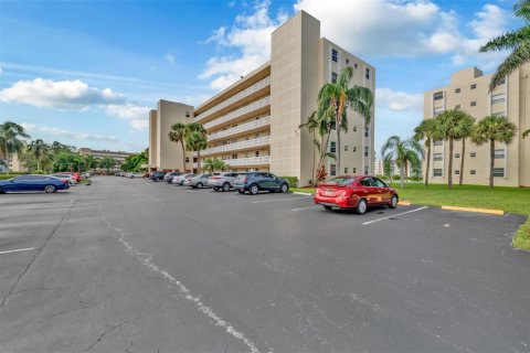 Condo in Dania Beach, Florida, 2 bedrooms  № 2081603 - photo 6