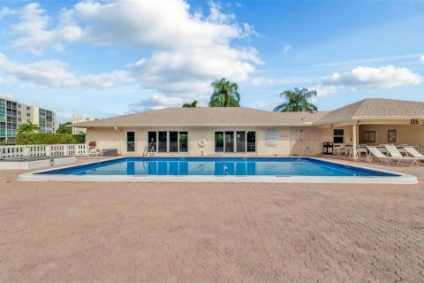 Condo in Dania Beach, Florida, 2 bedrooms  № 2081603 - photo 25