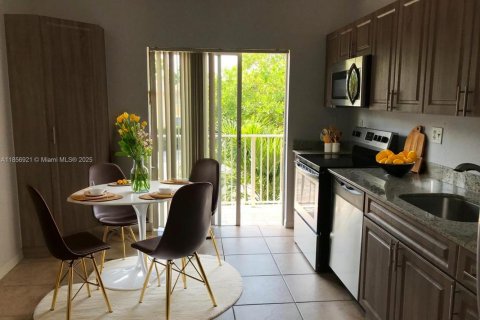 Condo in Hialeah, Florida, 3 bedrooms  № 1881583 - photo 3