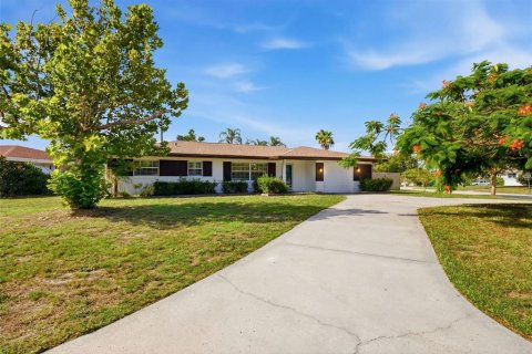 Villa ou maison à vendre à Clearwater, Floride: 4 chambres, 145.21 m2 № 2224945 - photo 4