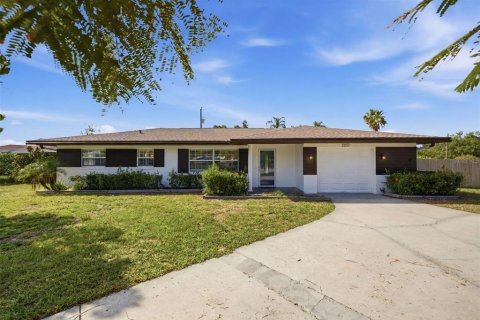 Villa ou maison à vendre à Clearwater, Floride: 4 chambres, 145.21 m2 № 2224945 - photo 2