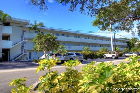 Condominio en venta en Fort Lauderdale, Florida, 1 dormitorio, 57.6 m2 № 977039 - foto 1