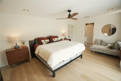 Villa ou maison à vendre à Miami, Floride: 5 chambres, 293.39 m2 № 1814698 - photo 22