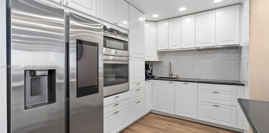 Condo à Hallandale Beach, Floride, 2 chambres № 2170101
