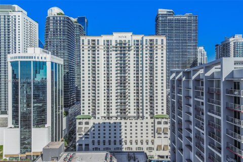 Condo in Miami, Florida, 2 bedrooms № 2080924 - photo 24