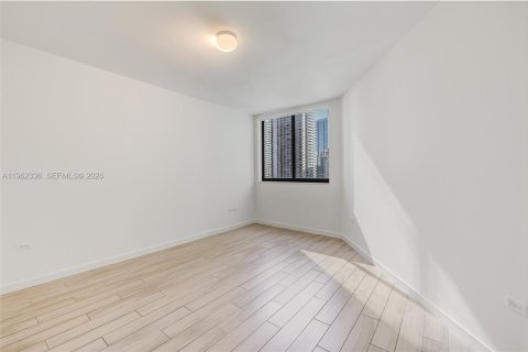 Condo in Miami, Florida, 2 bedrooms № 2080924 - photo 11