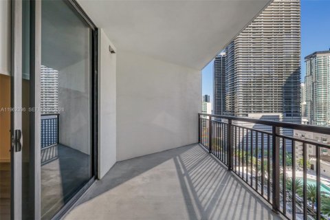 Condo in Miami, Florida, 2 bedrooms № 2080924 - photo 22