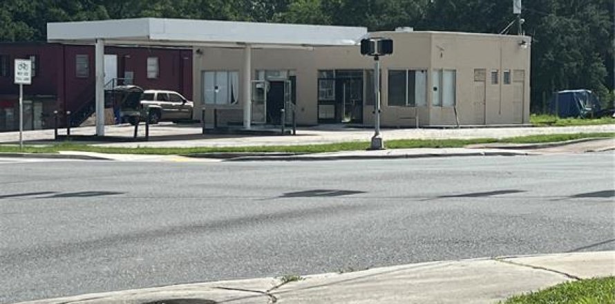 Commercial property in Brooksville, Florida 130.06 sq.m. № 621761