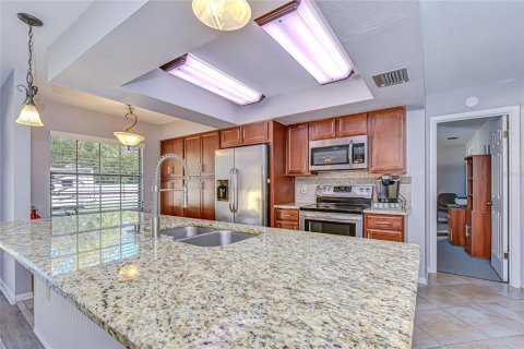 Commercial property in Valrico, Florida 214.7 sq.m. № 2142803 - photo 9