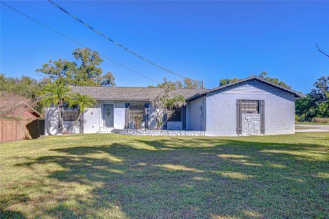 Commercial property in Valrico, Florida 214.7 sq.m. № 2142803