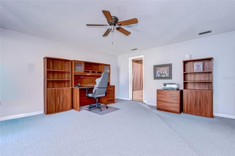Commercial property in Valrico, Florida 214.7 sq.m. № 2142803 - photo 13