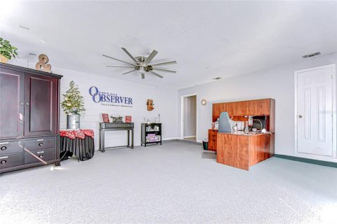 Commercial property in Valrico, Florida 214.7 sq.m. № 2142803 - photo 22