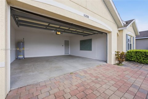 Villa ou maison à vendre à Lehigh Acres, Floride: 4 chambres, 169.83 m2 № 2294084 - photo 15