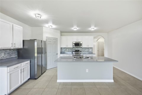 Villa ou maison à vendre à Lehigh Acres, Floride: 4 chambres, 169.83 m2 № 2294084 - photo 25