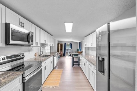Casa en venta en Lake Wales, Florida, 3 dormitorios, 147.9 m2 № 1869179 - foto 12