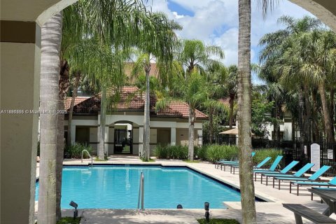 Condominio en venta en Hollywood, Florida, 1 dormitorio, 78.13 m2 № 1946339 - foto 25