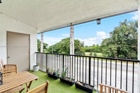 Condominio en venta en Hollywood, Florida, 1 dormitorio, 78.13 m2 № 1946339 - foto 12