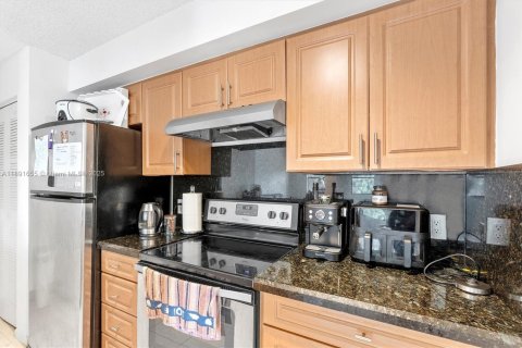 Condominio en venta en Hollywood, Florida, 1 dormitorio, 78.13 m2 № 1946339 - foto 10