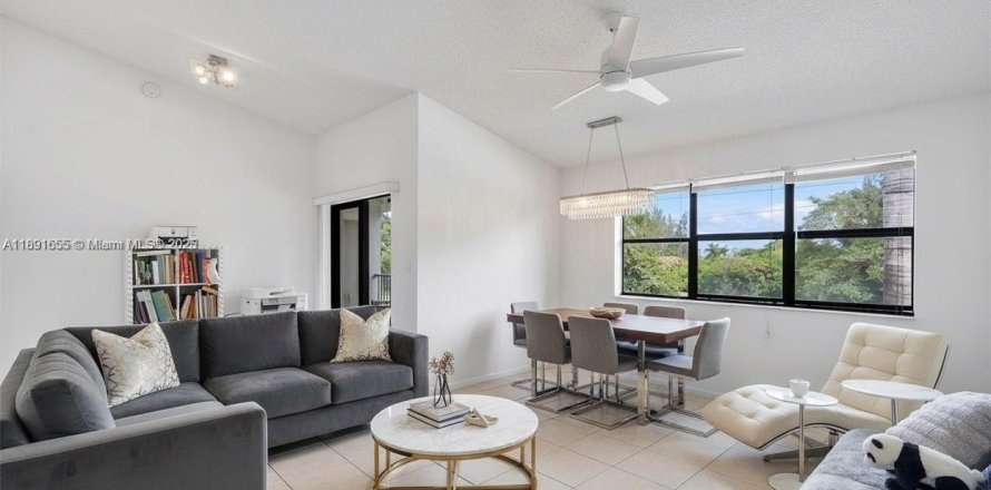 Condominio en Hollywood, Florida, 1 dormitorio № 1946339