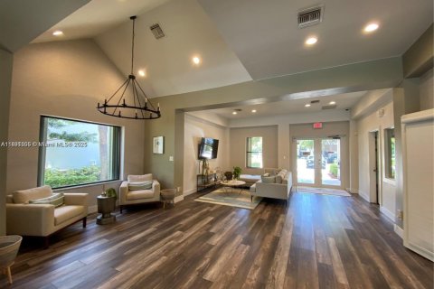 Condominio en venta en Hollywood, Florida, 1 dormitorio, 78.13 m2 № 1946339 - foto 19