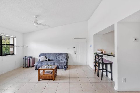 Condominio en venta en Hollywood, Florida, 1 dormitorio, 78.13 m2 № 1946339 - foto 8
