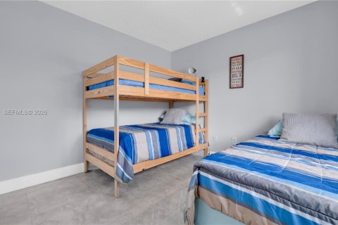 Casa en venta en Miami, Florida, 4 dormitorios, 215.9 m2 № 2056823 - foto 8