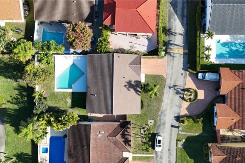 Casa en venta en Miami, Florida, 4 dormitorios, 215.9 m2 № 2056823 - foto 28