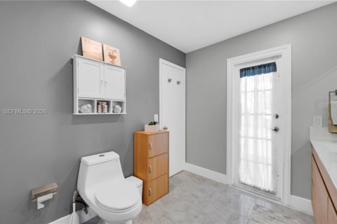 Casa en venta en Miami, Florida, 4 dormitorios, 215.9 m2 № 2056823 - foto 19