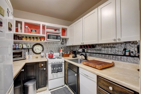 Condominio en venta en Boca Raton, Florida, 1 dormitorio, 66.43 m2 № 2079523 - foto 5