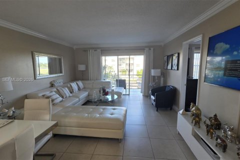 Condominio en Sunrise, Florida, 2 dormitorios  № 2050646