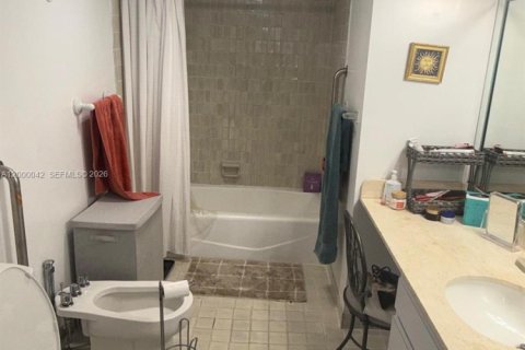 Купить кондоминиум в Ки-Бискейн, Флорида 1 спальня, 101.17м2, № 2067636 - фото 18