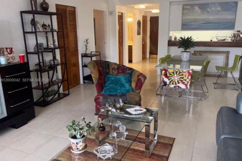 Купить кондоминиум в Ки-Бискейн, Флорида 1 спальня, 101.17м2, № 2067636 - фото 9