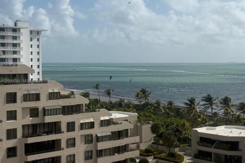 Кондоминиум с 1 спальней в Ки-Бискейн, Флорида № 2067636