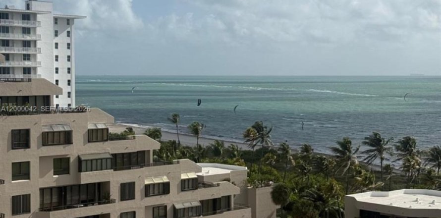 Кондоминиум с 1 спальней в Ки-Бискейн, Флорида № 2067636