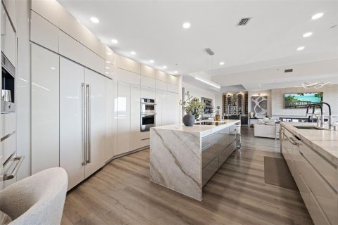 Condominio en venta en Fort Myers, Florida, 4 dormitorios, 364.92 m2 № 2306280 - foto 19