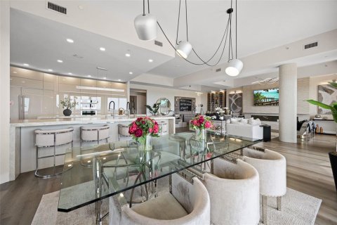 Condominio en venta en Fort Myers, Florida, 4 dormitorios, 364.92 m2 № 2306280 - foto 18