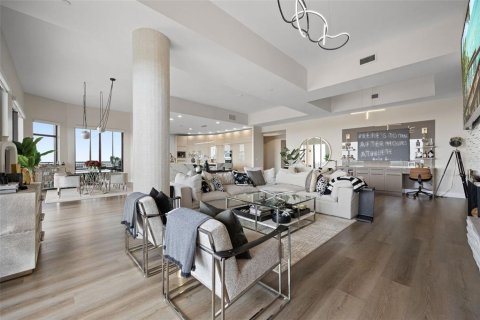 Condominio en venta en Fort Myers, Florida, 4 dormitorios, 364.92 m2 № 2306280 - foto 9
