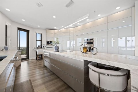 Condominio en venta en Fort Myers, Florida, 4 dormitorios, 364.92 m2 № 2306280 - foto 16