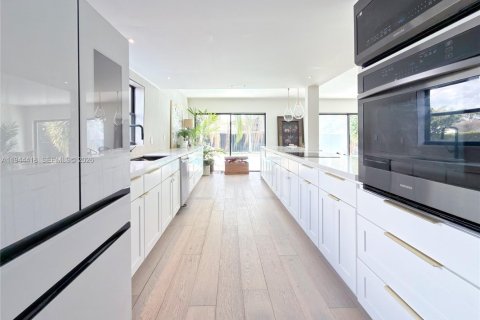 Villa ou maison à louer à Wellington, Floride: 3 chambres, 222.5 m2 № 2001331 - photo 6