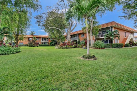 Condo in Wilton Manors, Florida, 2 bedrooms  № 1226866 - photo 1