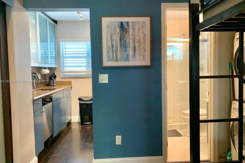 Condo in Miami Beach, Florida  № 1953217 - photo 11