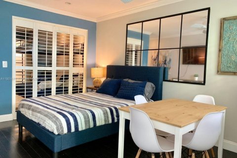 Condo in Miami Beach, Florida  № 1953217 - photo 2