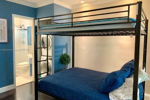 Condo in Miami Beach, Florida  № 1953217 - photo 8