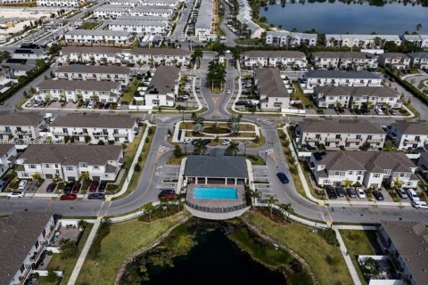 Townhouse in Homestead, Florida 3 bedrooms, 151.24 sq.m. № 1797671 - photo 4