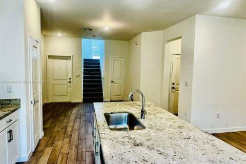 Townhouse in Homestead, Florida 3 bedrooms, 151.24 sq.m. № 1797671 - photo 22