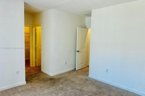Townhouse in Homestead, Florida 3 bedrooms, 151.24 sq.m. № 1797671 - photo 10